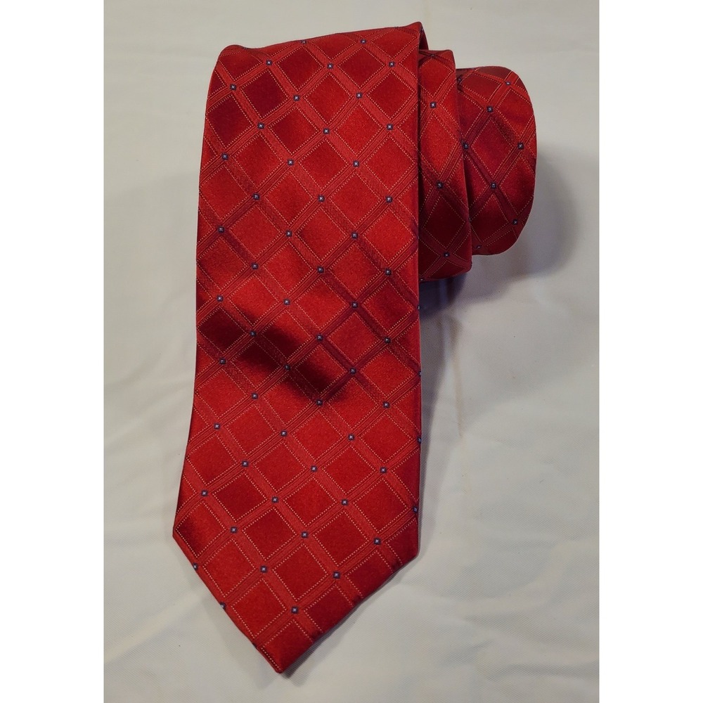 NAUTICA MENS TIE RED WITH‎ DIAMOND PATTERN 100% SILK 3.5" X 59"